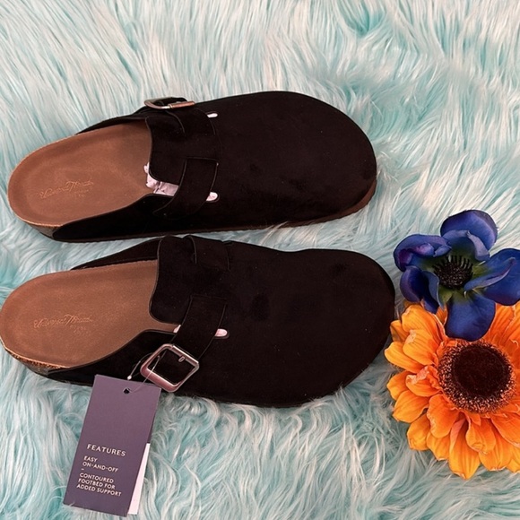 Clog Mule Flat Shoes With Buckle Accent Black Microsuede Sz 8 NEW! - Picture 4 of 8